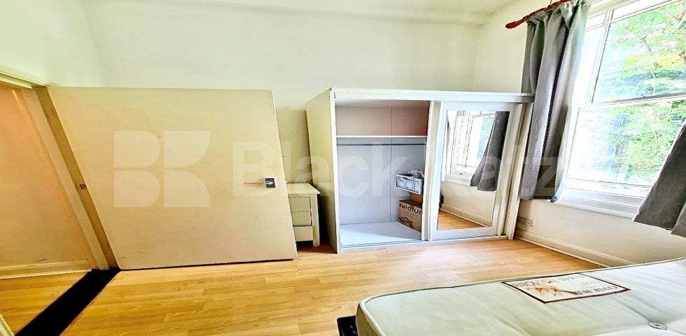 			NEW INSTRUCTION, 3 Bedroom, 1 bath, 1 reception Flat			 Hillmarton Road, HILLMARTON CONSERVATION